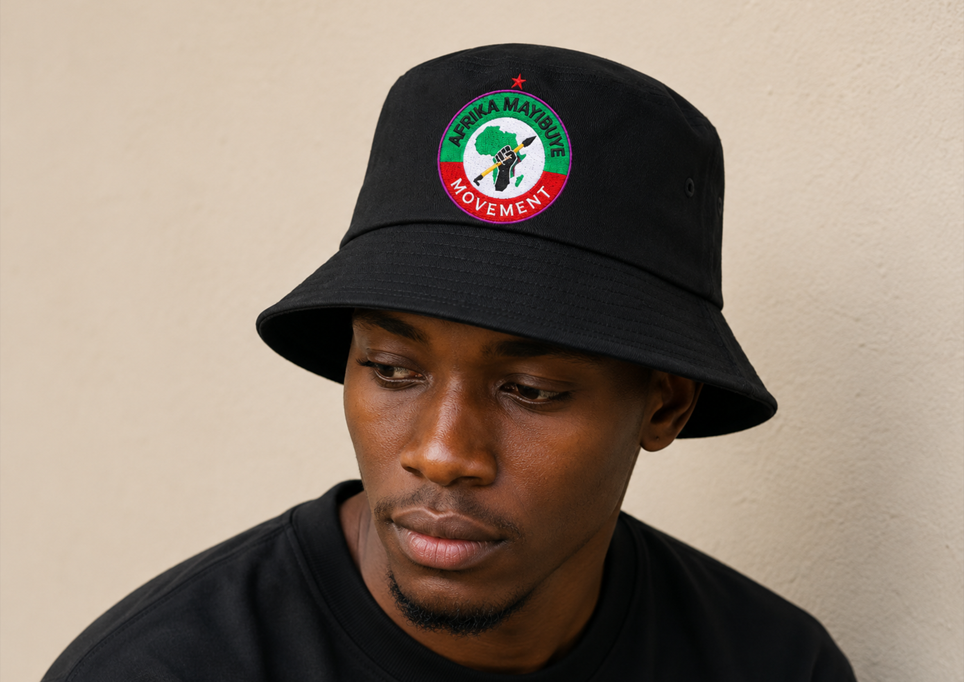 BLACK BUCKET HAT